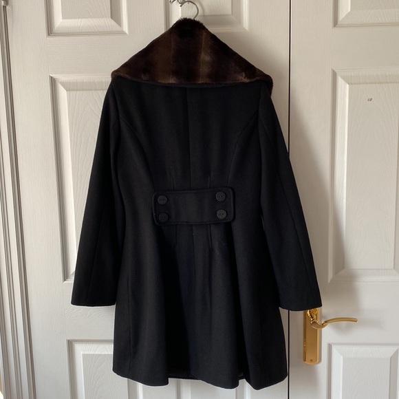 Tahari black coat - Picture 7 of 9